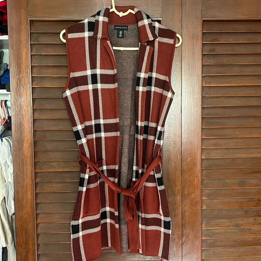 Sweater vest